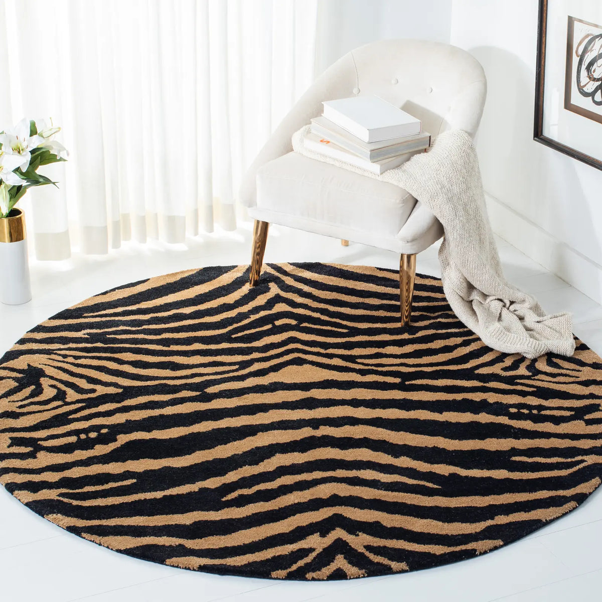 Safavieh Soho 6'-0" x 6'-0" Rug in Black / Brown