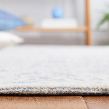 Safavieh Trace 4'-0" x 6'-0" Rug in Light Blue / Ivory