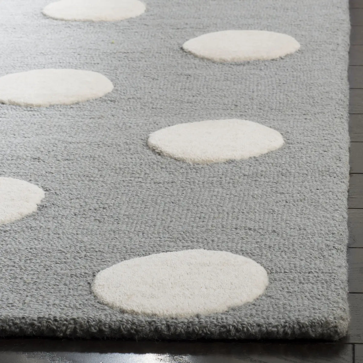 Safavieh Safavieh Kids 5'-0" x 7'-0" Rug in Grey / Ivory