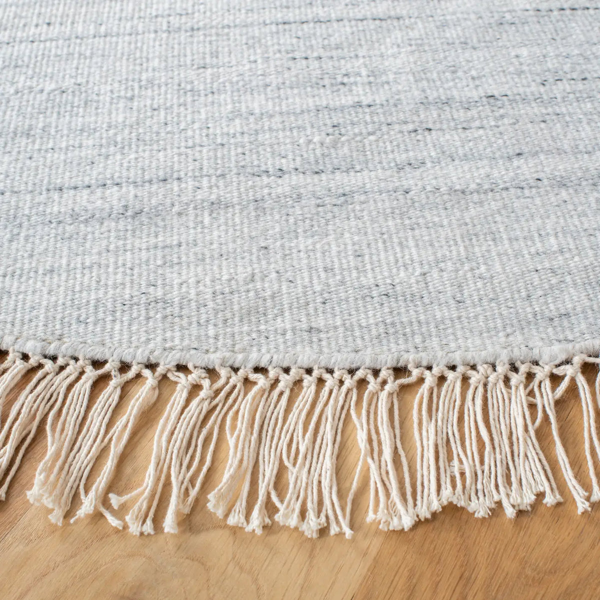 Safavieh Kilim 7'-0" x 7'-0" Rug in Ivory / Grey