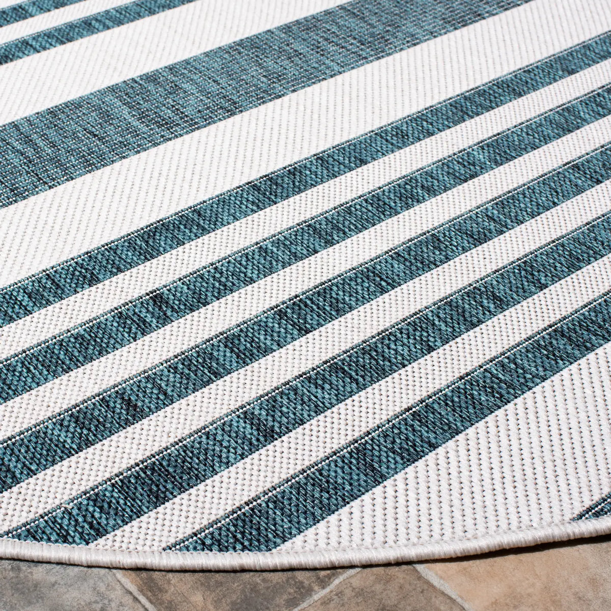 Safavieh Courtyard 6'-7" x 6'-7" Rug in Ivory / Teal