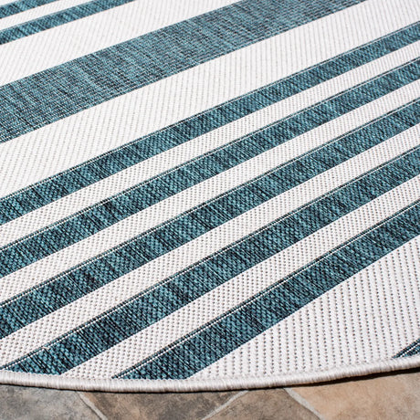 Safavieh Courtyard 6'-7" x 6'-7" Rug in Ivory / Teal