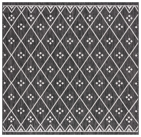 Safavieh Courtyard 6'-7" x 6'-7" Rug in Black / Ivory