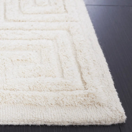 Safavieh Metro 5'-0" x 8'-0" Rug in Ivory