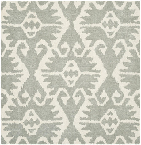 Safavieh Wyndham 5'-0" x 5'-0" Rug in Grey / Ivory