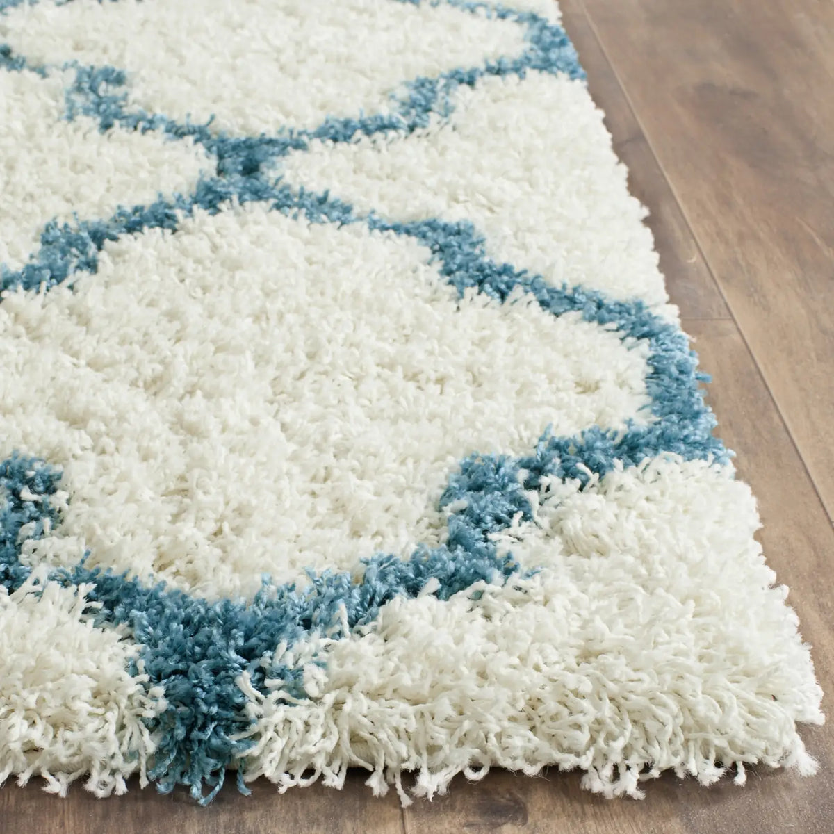 Safavieh Sgk-Shag Kids 4'-0" x 6'-0" Rug in Ivory / Blue