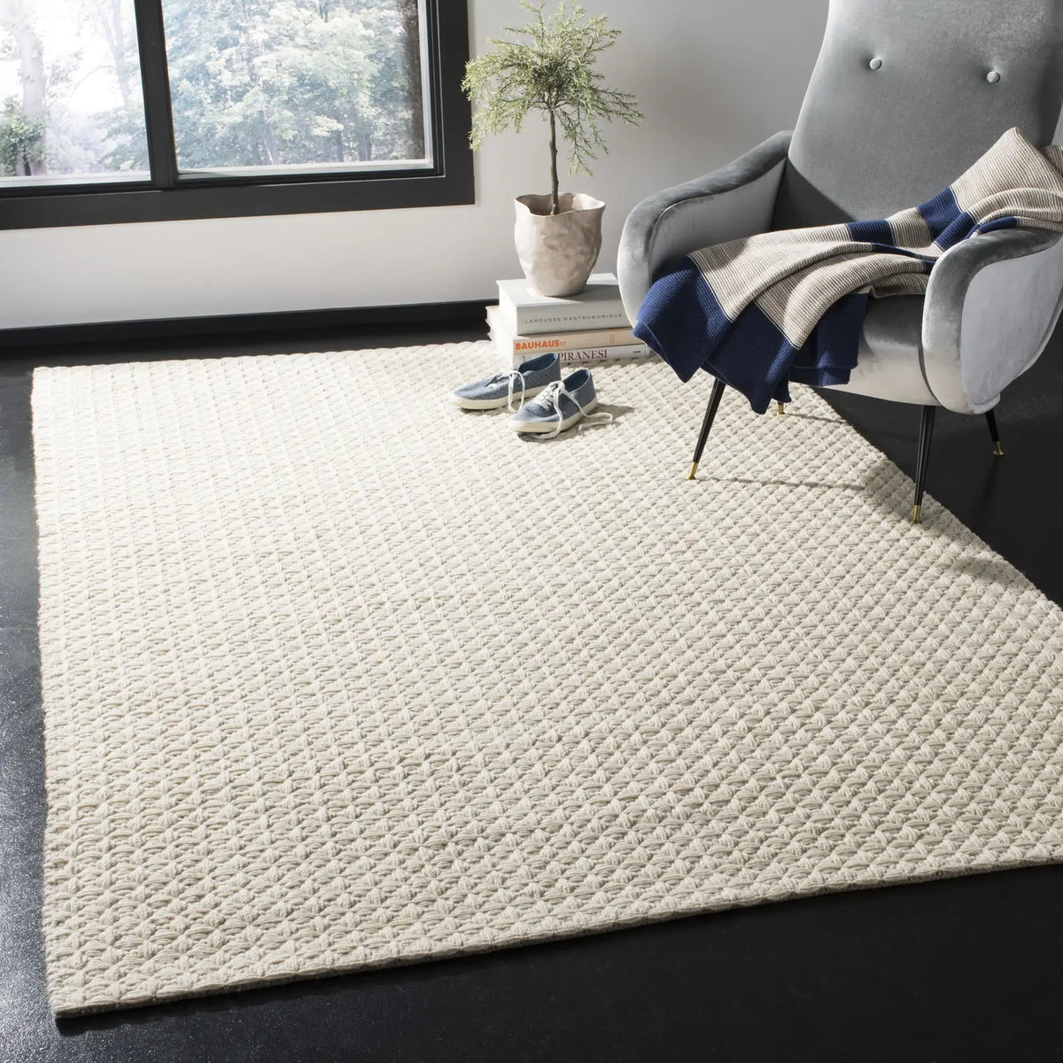 Safavieh Natura 5'-0" x 8'-0" Rug in Ivory
