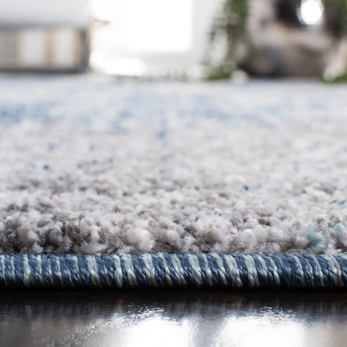 Safavieh Aston 4'-0" x 6'-0" Rug in Navy / Grey