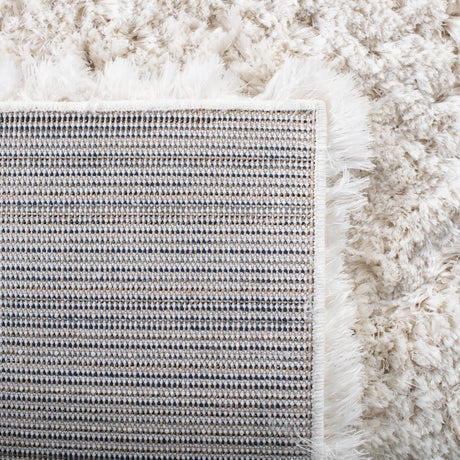 Safavieh Martha Stewart 300 5'-3" x 7'-6" Rug in Ivory