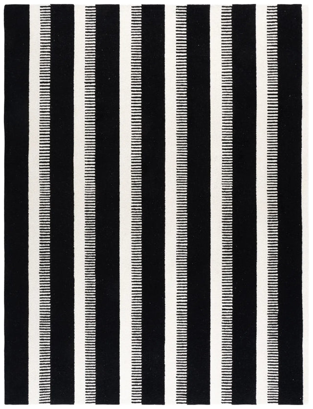 Safavieh Genre 8'-0" x 10'-0" Rug in Black / Ivory