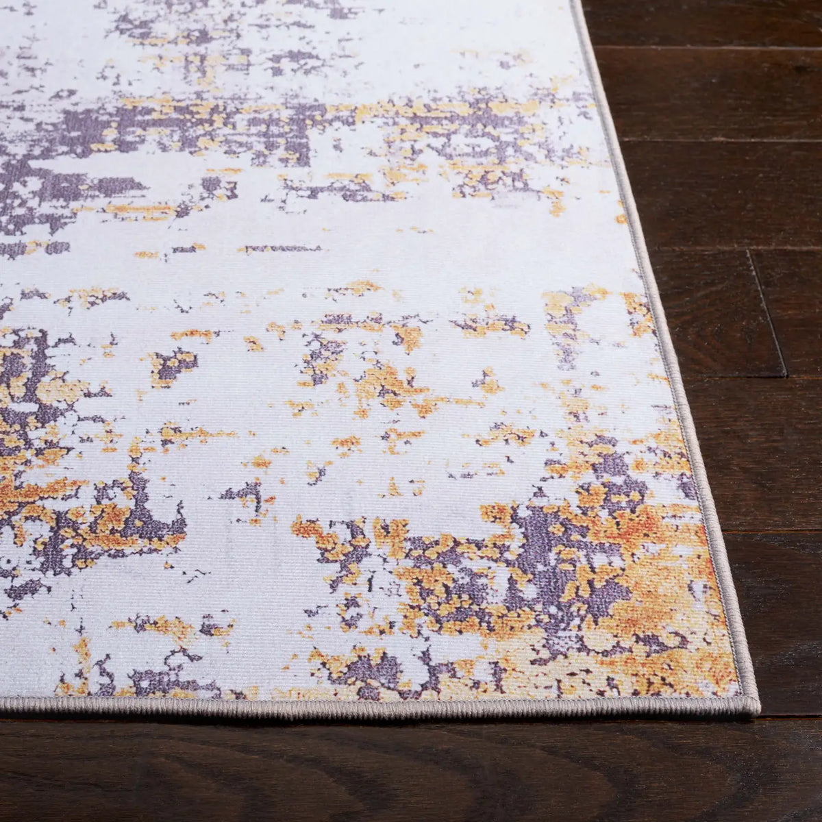 Safavieh Tacoma 4'-0" x 6'-0" Rug in Grey / Gold