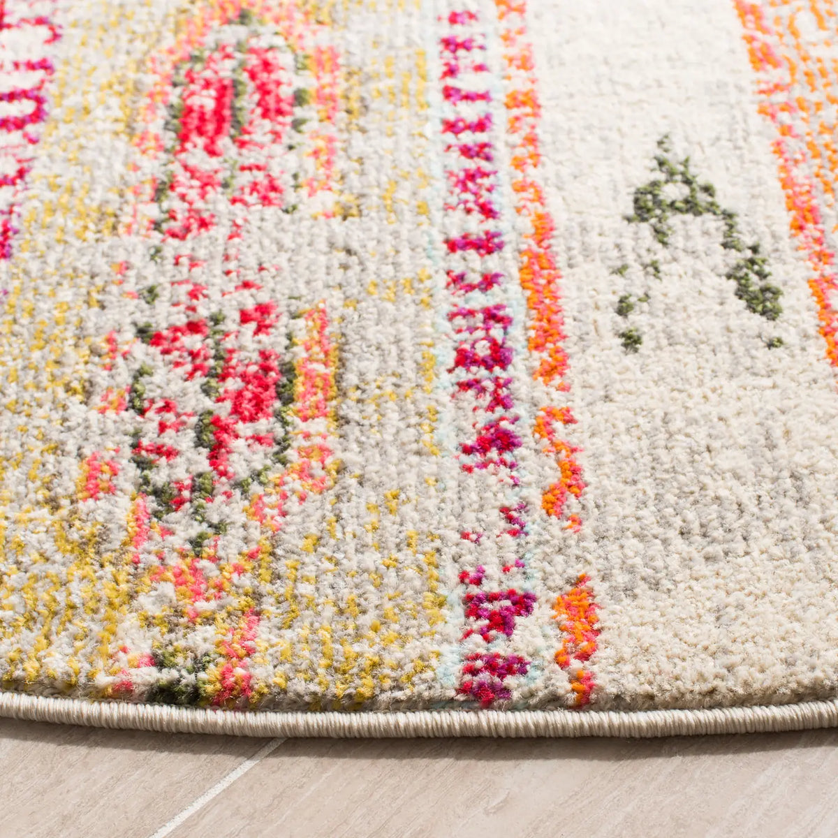 Safavieh Madison 5'-0" x 5'-0" Rug in Grey / Orange
