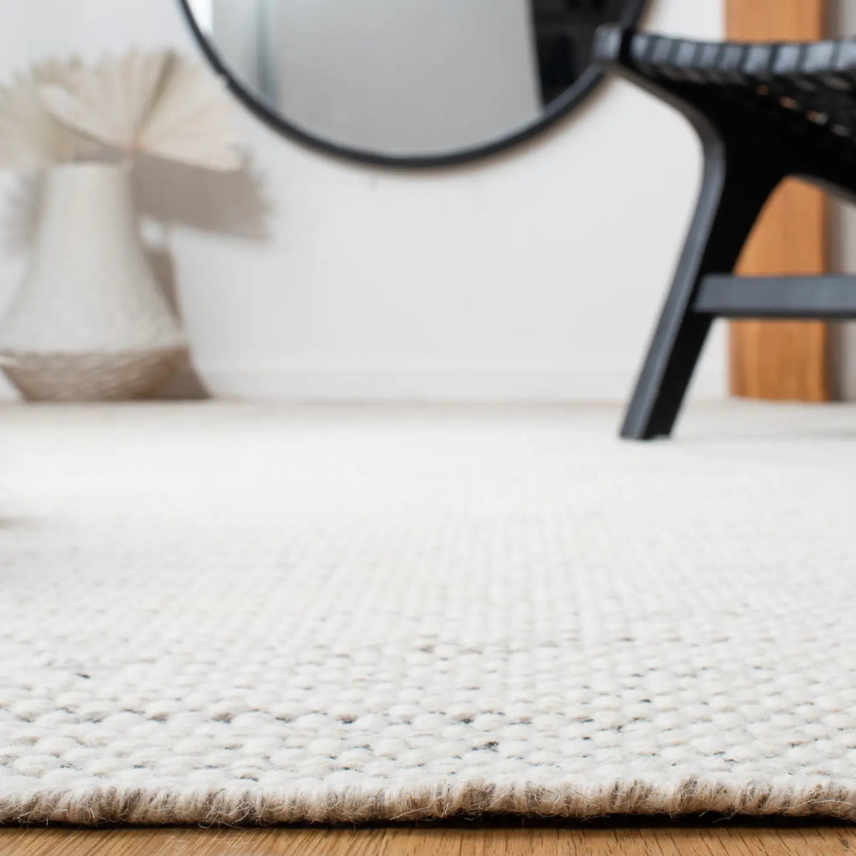 Safavieh Kilim 4'-0" x 6'-0" Rug in Ivory