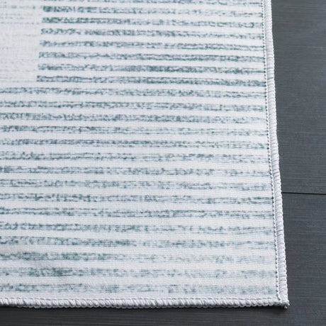 Safavieh Malibu 4'-0" x 6'-0" Rug in Ivory / Grey