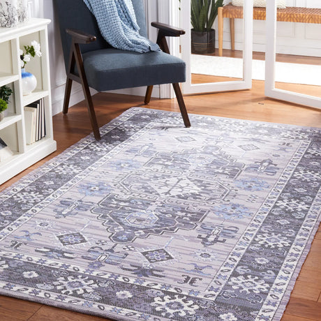 Safavieh Saffron 4'-0" x 6'-0" Rug in Purple / Ivory