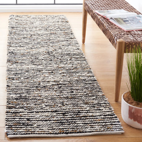 Safavieh Natura 2'-3" x 8'-0" Rug in Black / Ivory