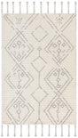 Safavieh Casablanca 4'-0" x 6'-0" Rug in Ivory / Silver
