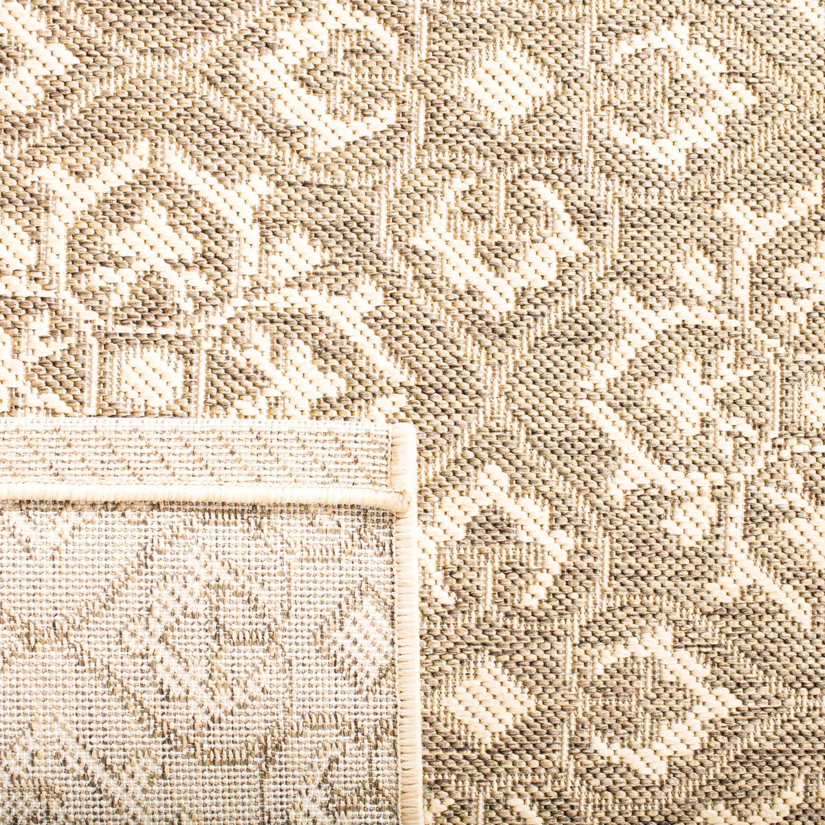 Safavieh Courtyard 4'-0" x 5'-7" Rug in Brown / Creme