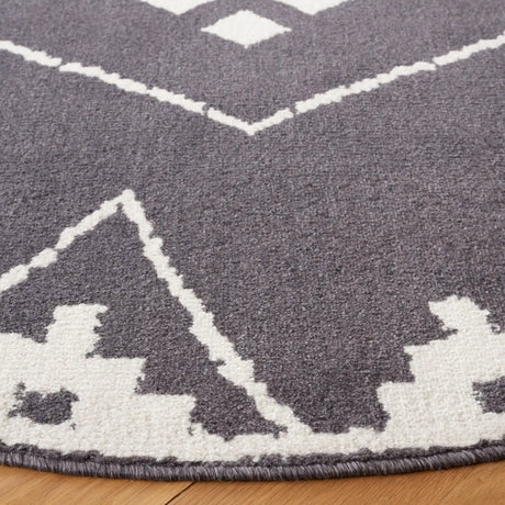 Safavieh Pyramid 6'-7" x 6'-7" Rug in Charcoal / Ivory