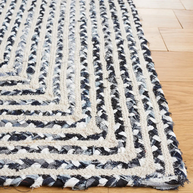 Safavieh Braided 4'-0" x 6'-0" Rug in Black / Navy