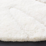 Safavieh Manhattan 6'-0" x 6'-0" Rug in Ivory / Beige