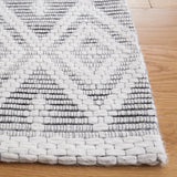 Safavieh Marbella 4'-0" x 6'-0" Rug in Ivory / Black