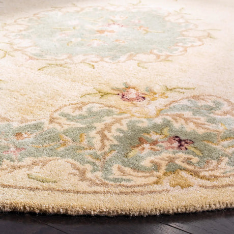 Safavieh Bergama 6'-0" x 6'-0" Rug in Ivory / Light Blue