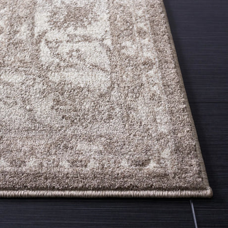 Safavieh Sofia 4'-0" x 5'-7" Rug in Tan / Beige