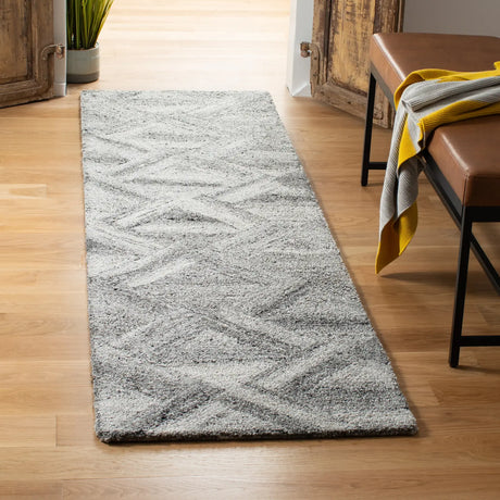 Safavieh Abstract 2'-3" x 8'-0" Rug in Grey / Black