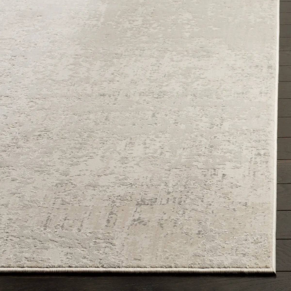 Safavieh Princeton 4'-0" x 6'-0" Rug in Beige / Cream