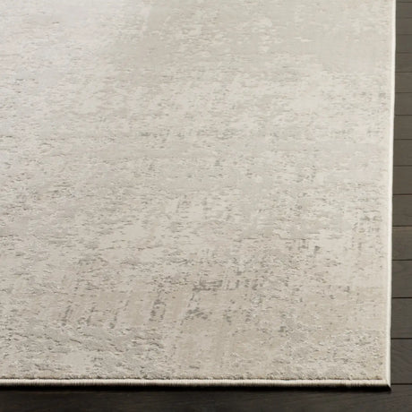 Safavieh Princeton 4'-0" x 6'-0" Rug in Beige / Cream