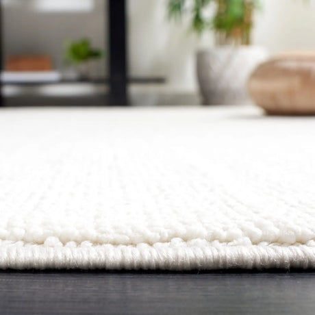 Safavieh River 4'-0" x 6'-0" Rug in Ivory