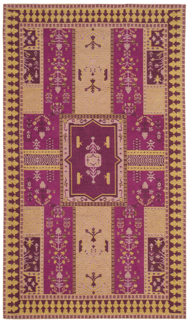 Safavieh Classic Vintage 3'-0" x 5'-0" Rug in Fuchsia / Gold
