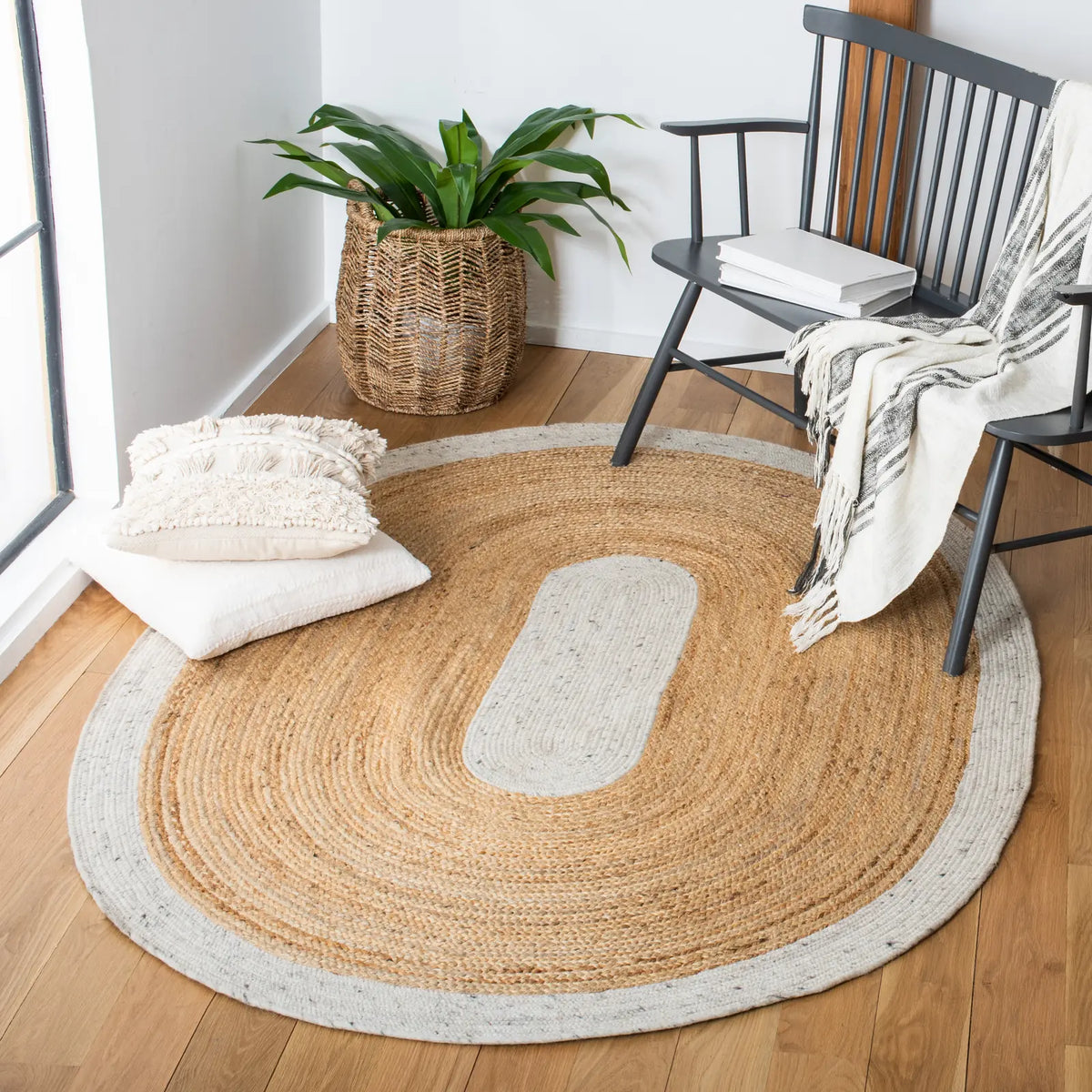 Safavieh Braided 5'-0" x 7'-0" Rug in Light Grey / Natural