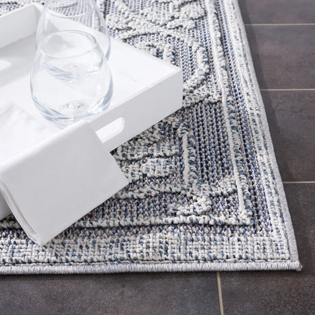 Safavieh Global 4'-0" x 6'-0" Rug in Blue / Grey