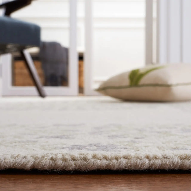 Safavieh Empire 4'-0" x 6'-0" Rug in Ivory / Beige