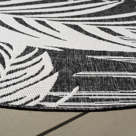 Safavieh Beach House 6'-7" x 6'-7" Rug in Charcoal / Ivory