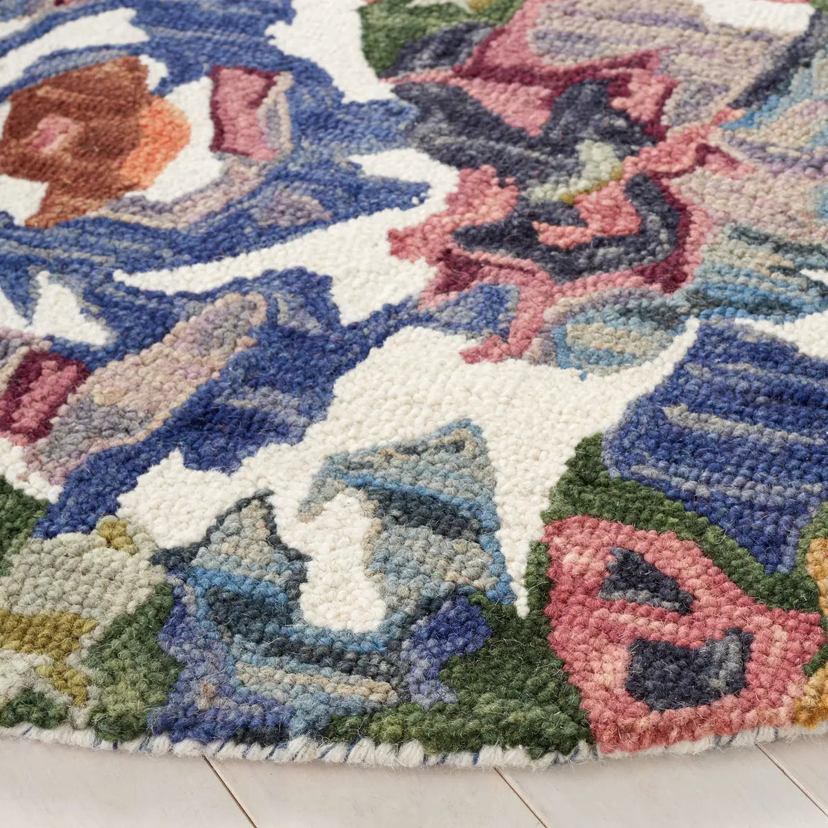 Safavieh Blossom 6'-0" x 6'-0" Rug in Ivory / Blue