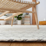 Safavieh Natura 4'-0" x 6'-0" Rug in Ivory / Grey
