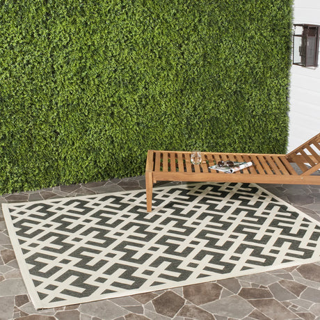 Safavieh Courtyard 4'-0" x 5'-7" Rug in Black / Beige