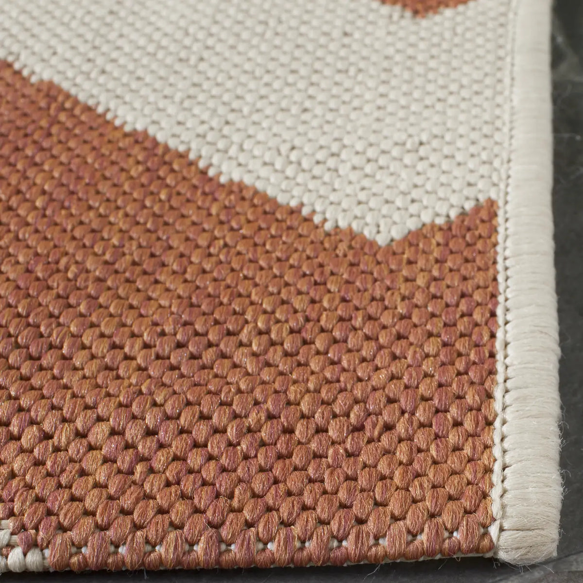 Safavieh Courtyard 5'-3" x 7'-7" Rug in Terracotta / Beige