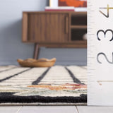Safavieh Chelsea 3'-9" x 5'-9" Rug in Ivory / Black