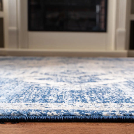 Safavieh Brentwood 4'-0" x 6'-0" Rug in Ivory / Navy