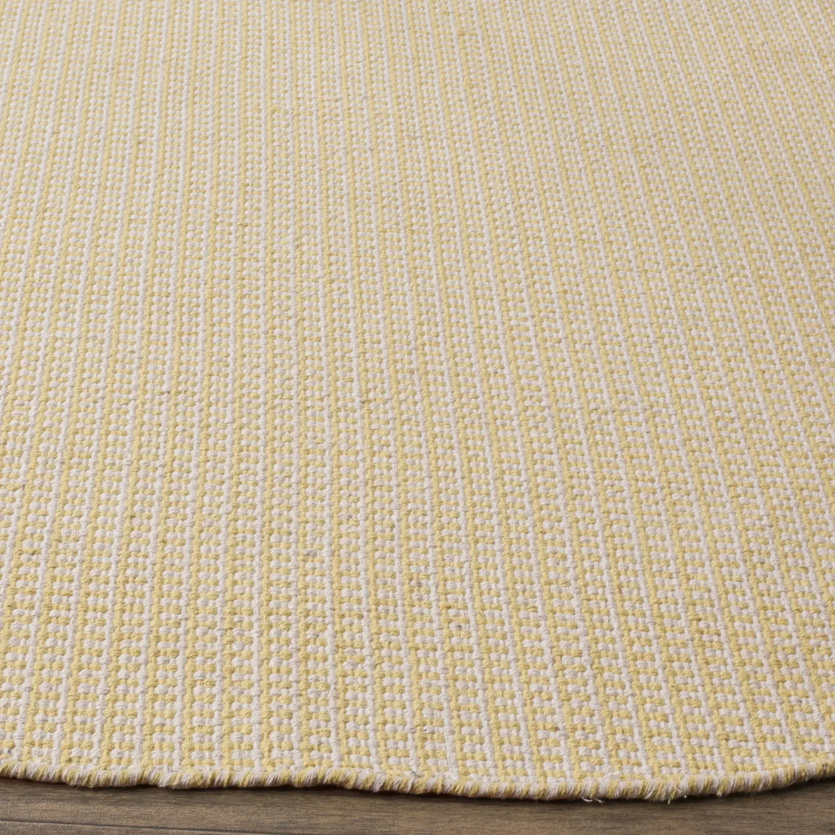 Safavieh Montauk 6'-0" x 6'-0" Rug in Ivory / Yellow