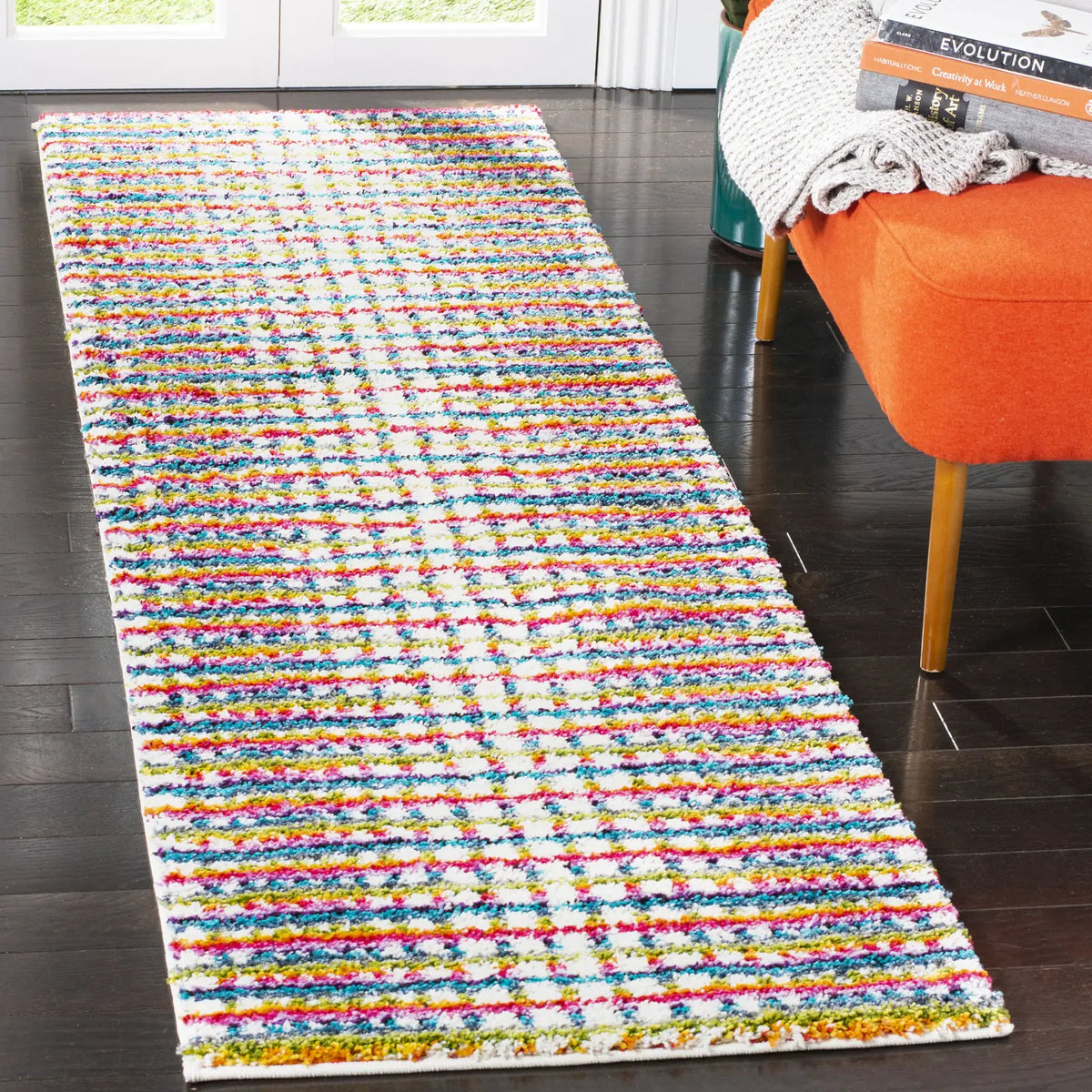 Safavieh Fiesta Shag 2'-3" x 8'-0" Rug in Cream / Multi