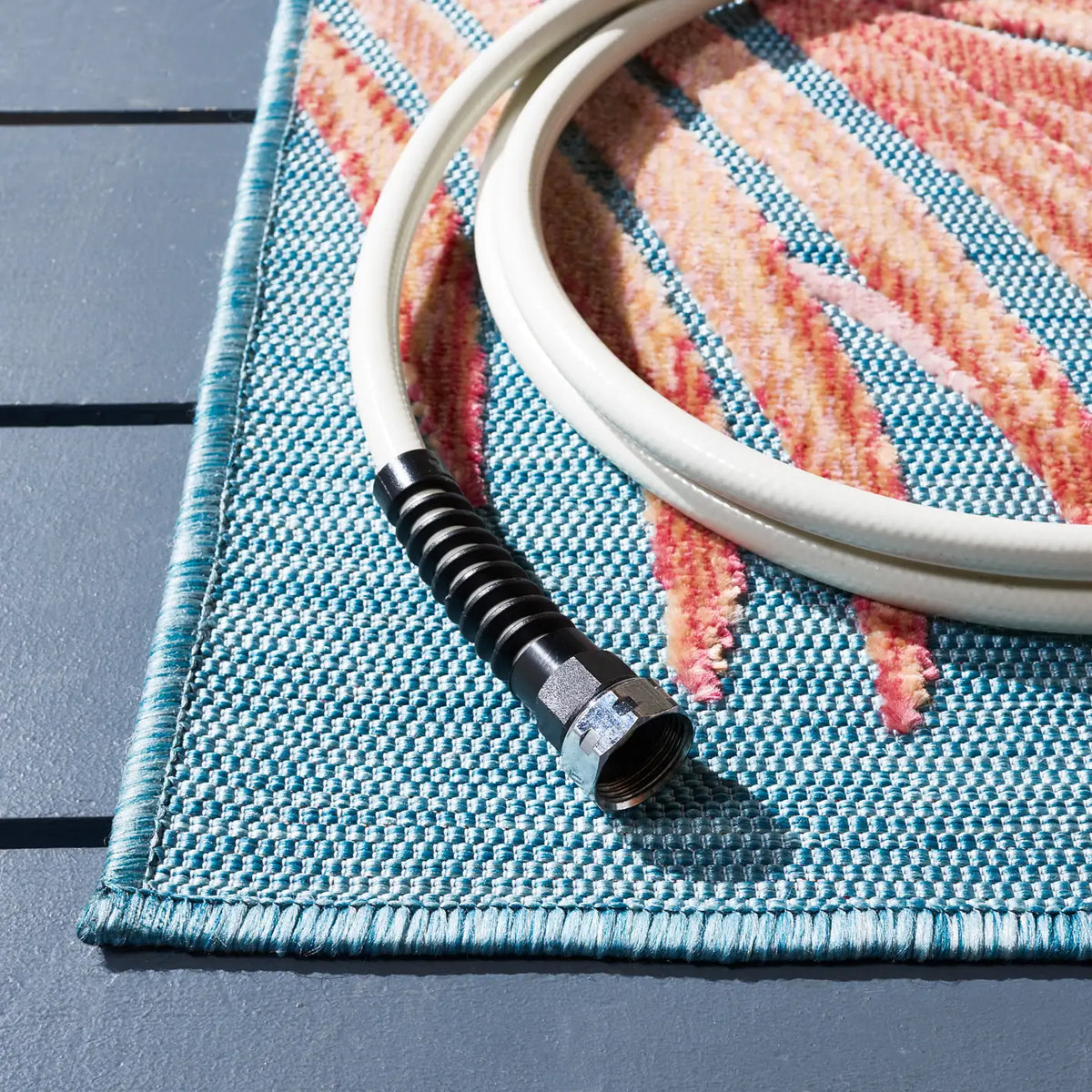 Safavieh Cabana 4'-0" x 6'-0" Rug in Blue / Rust