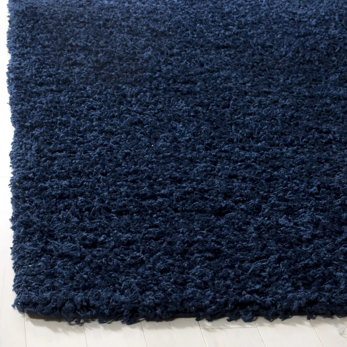 Safavieh Sga-Athens Shag 4'-0" x 6'-0" Rug in Navy