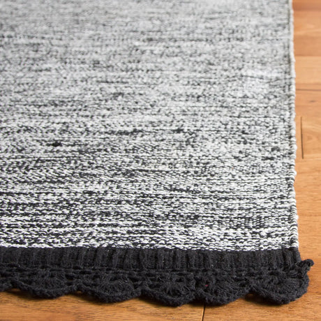 Safavieh Montauk 5'-0" x 8'-0" Rug in Black