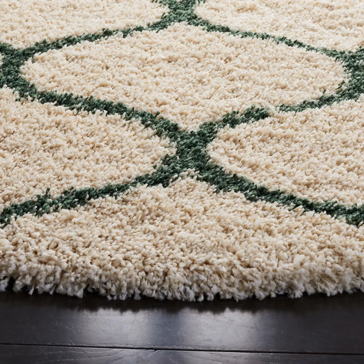 Safavieh Hudson Shag 7'-0" x 7'-0" Rug in Ivory / Green