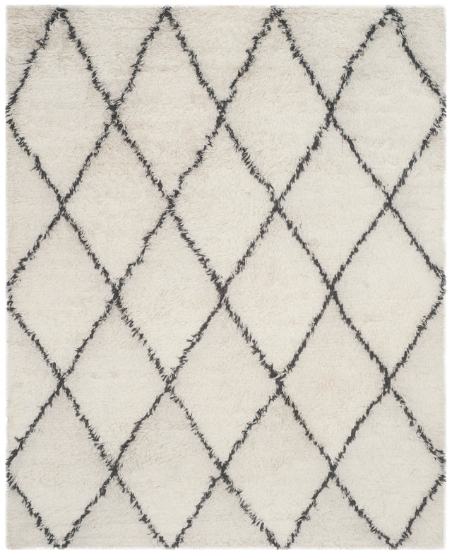 Safavieh Kenya 6'-0" x 9'-0" Rug in Ivory / Grey